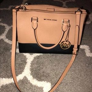 Michael Kors Sutton